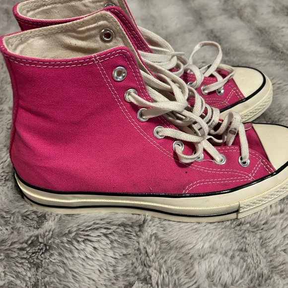 Pink converse - Picture 2 of 2
